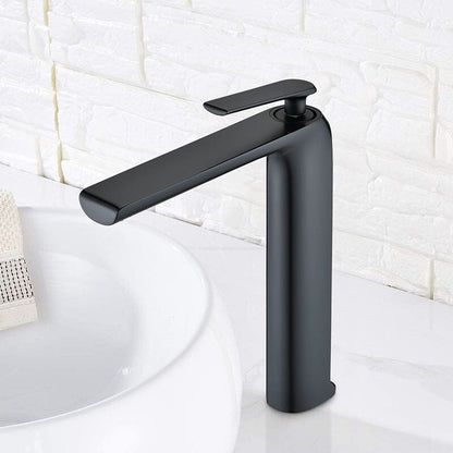 Single Hole Brass Sink Faucet in Matte Black