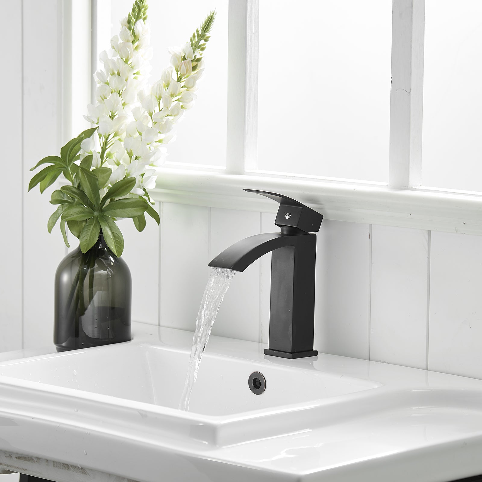 Giving Tree Single Hole Bathroom Faucet Black