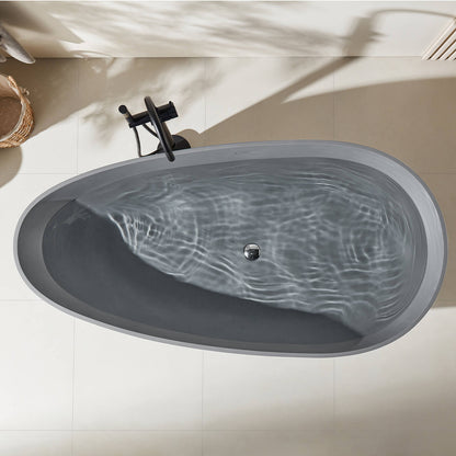 Raw industrial bathtub with concrete appearance and premium durability